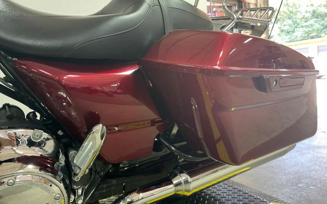 2017 Harley-Davidson Street Glide® Velocity Red Sunglo