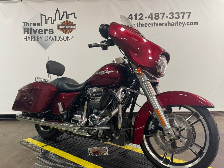 2017 Harley-Davidson Street Glide® Velocity Red Sunglo