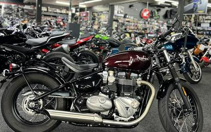 2017 Triumph Bonneville Bobber Morello-red