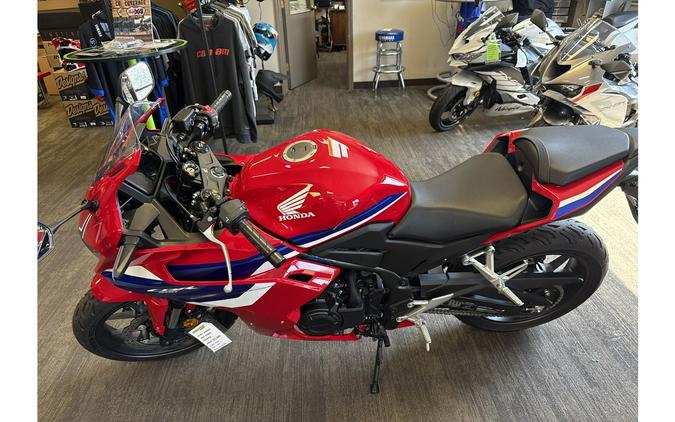2025 Honda CBR500R - RED