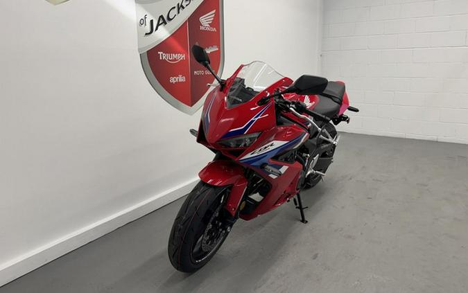 2026 Honda CBR650R E-Clutch