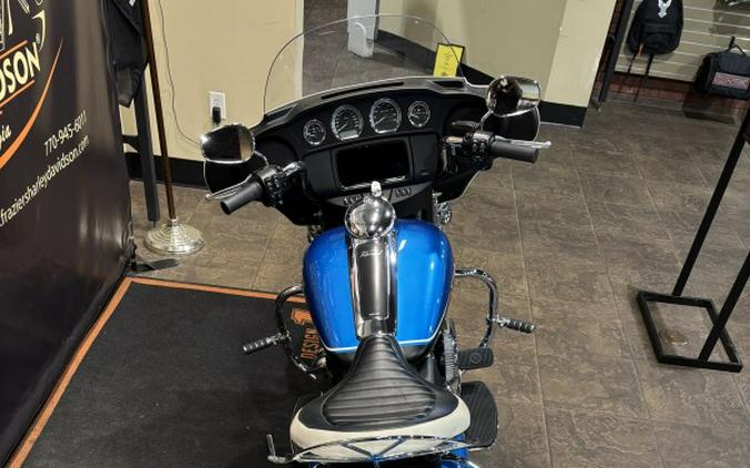 2021 Harley-Davidson® Electra Glide® Revival™ Hi-Fi Blue/Birch White