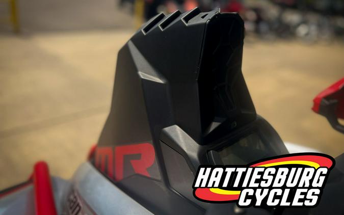 2026 Can-Am Renegade X Mr 1000 R Hyper Silver & Legion Red