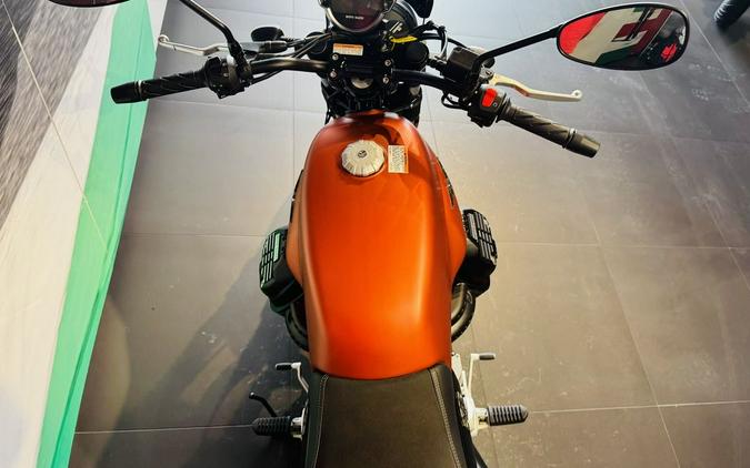 2021 Moto Guzzi V7 Stone E5