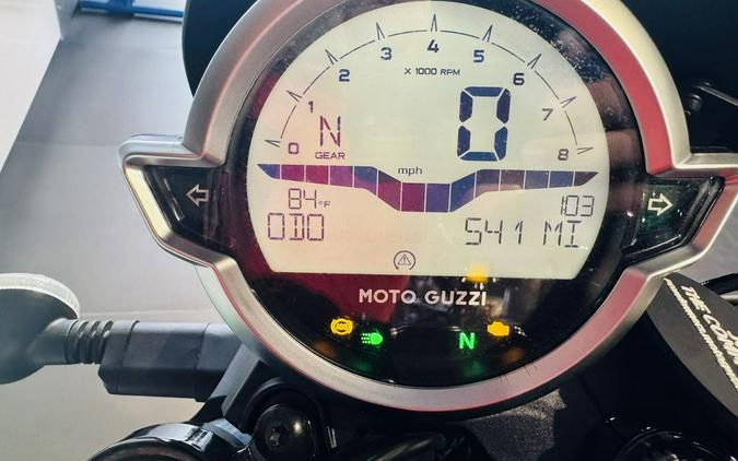 2021 Moto Guzzi V7 Stone E5