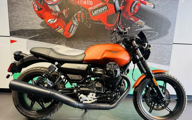 2021 Moto Guzzi V7 Stone E5