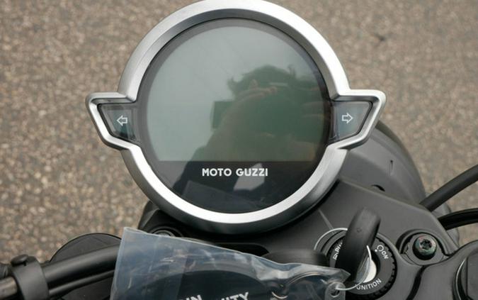 2023 Moto Guzzi V7 Stone