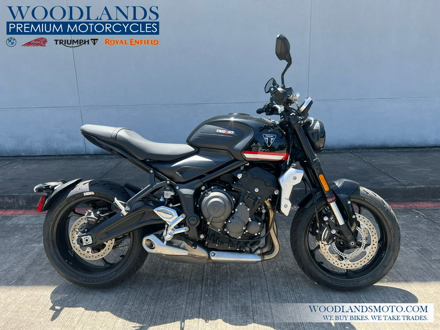 2024 Triumph Trident 660 Sapphire Black