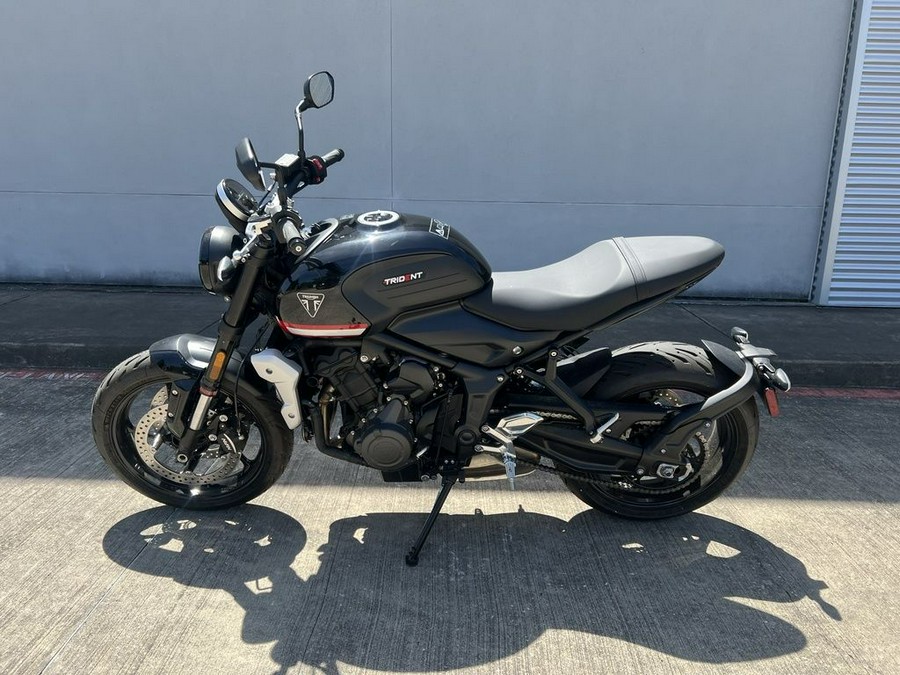 2024 Triumph Trident 660 Sapphire Black