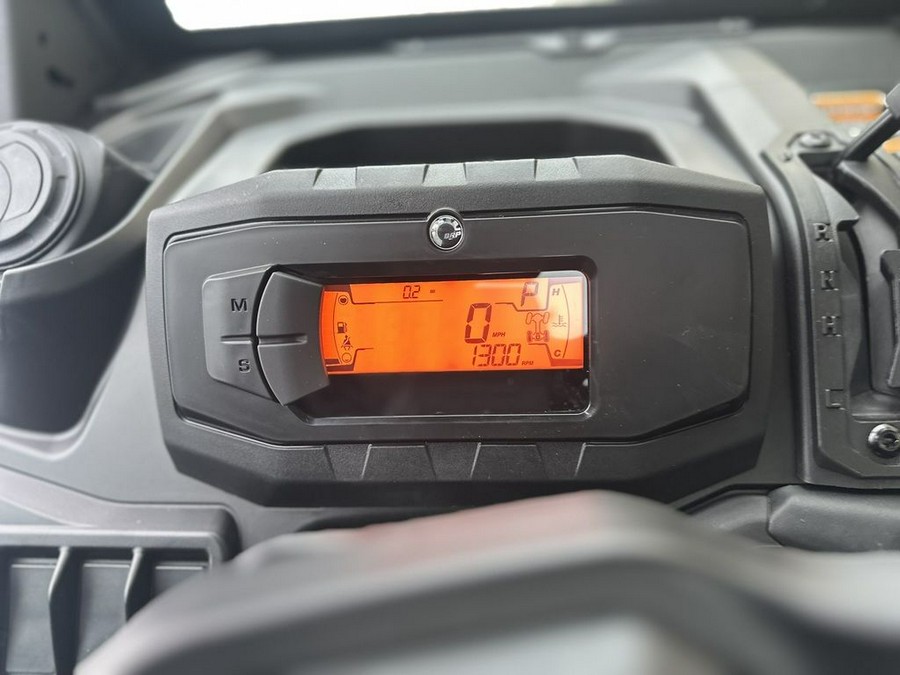 2026 Can-Am® Defender DPS CAB HD10