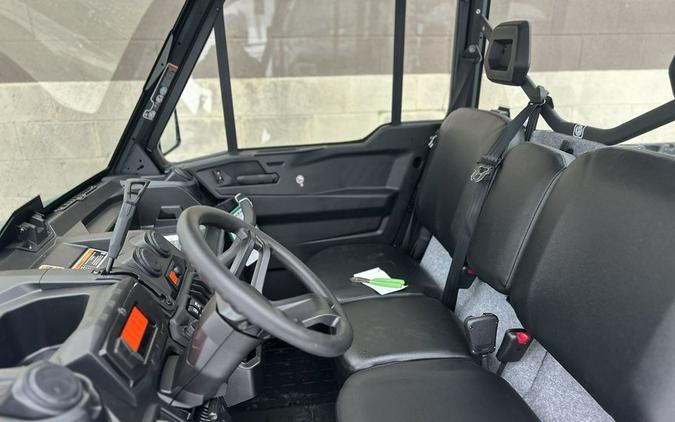 2026 Can-Am® Defender DPS CAB HD10