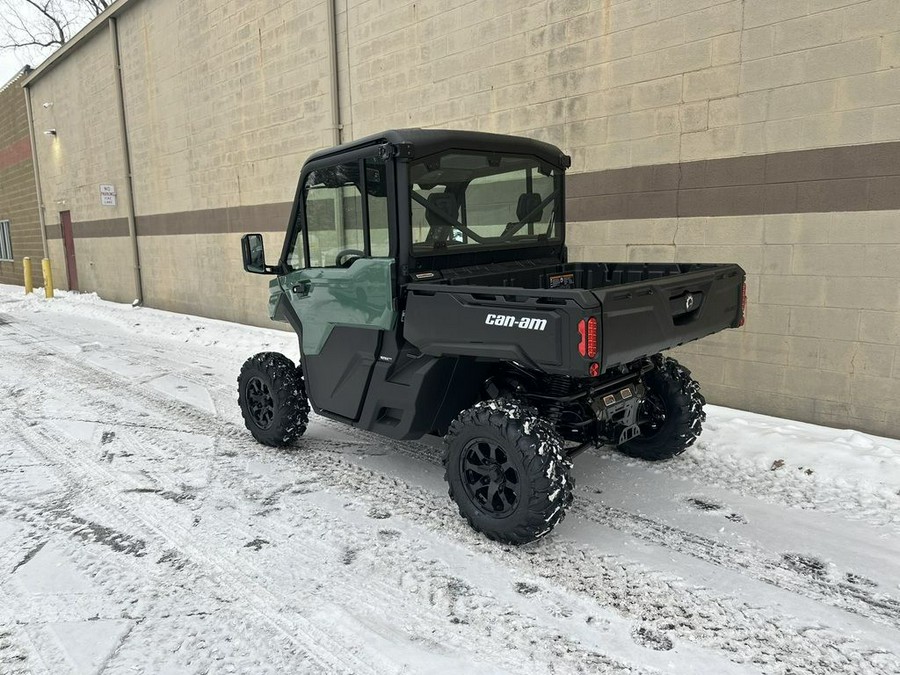 2026 Can-Am® Defender DPS CAB HD10