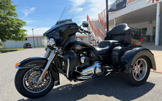 2011 Harley-Davidson® Tri Glide™ Ultra Classic® Black