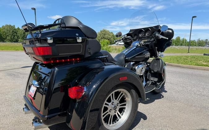 2011 Harley-Davidson® Tri Glide™ Ultra Classic® Black