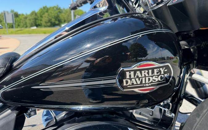 2011 Harley-Davidson® Tri Glide™ Ultra Classic® Black