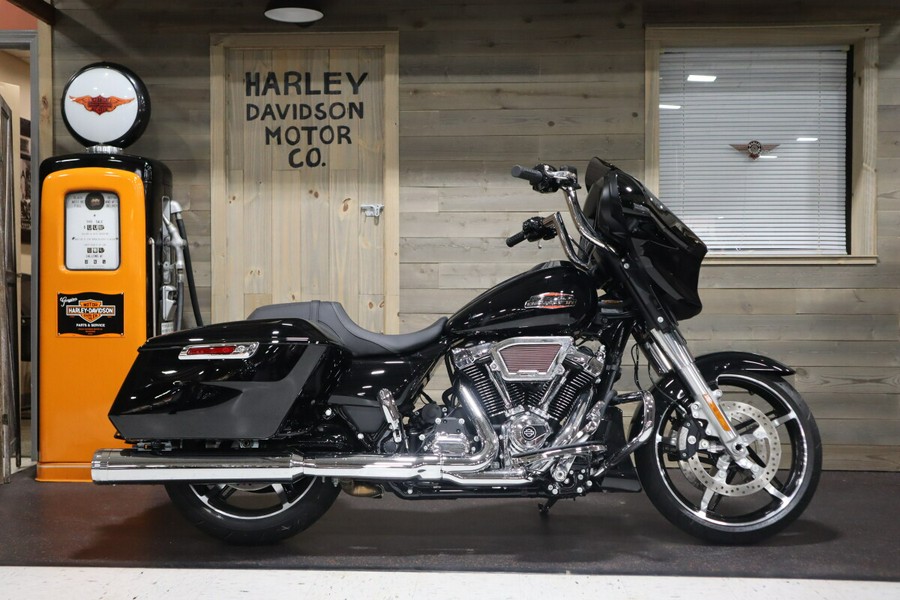 2024 Street Glide® (FLHX)