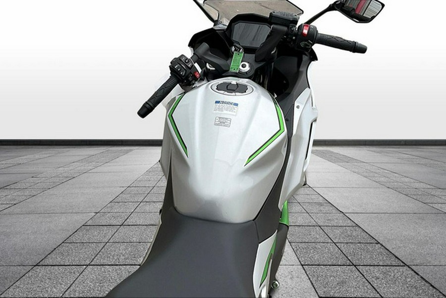 2024 Kawasaki Ninja 7 Hybrid ABS