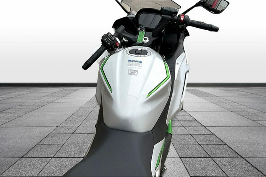 2024 Kawasaki Ninja 7 Hybrid ABS