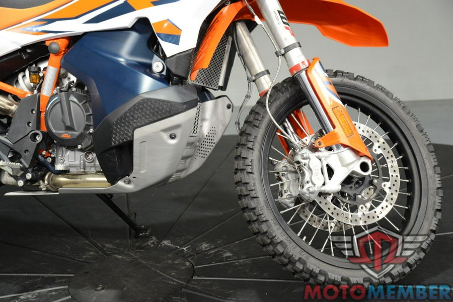 2024 KTM Adventure 890 R
