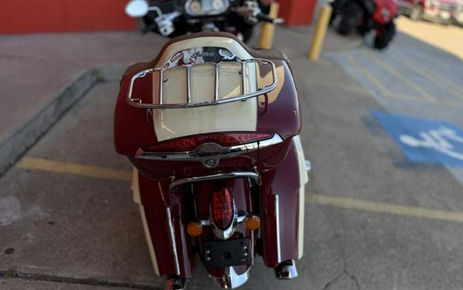 2016 Indian Motorcycle® Roadmaster® Indian Motorcycle Red and Ivory Cream