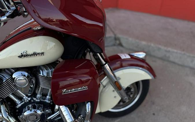 2016 Indian Motorcycle® Roadmaster® Indian Motorcycle Red and Ivory Cream