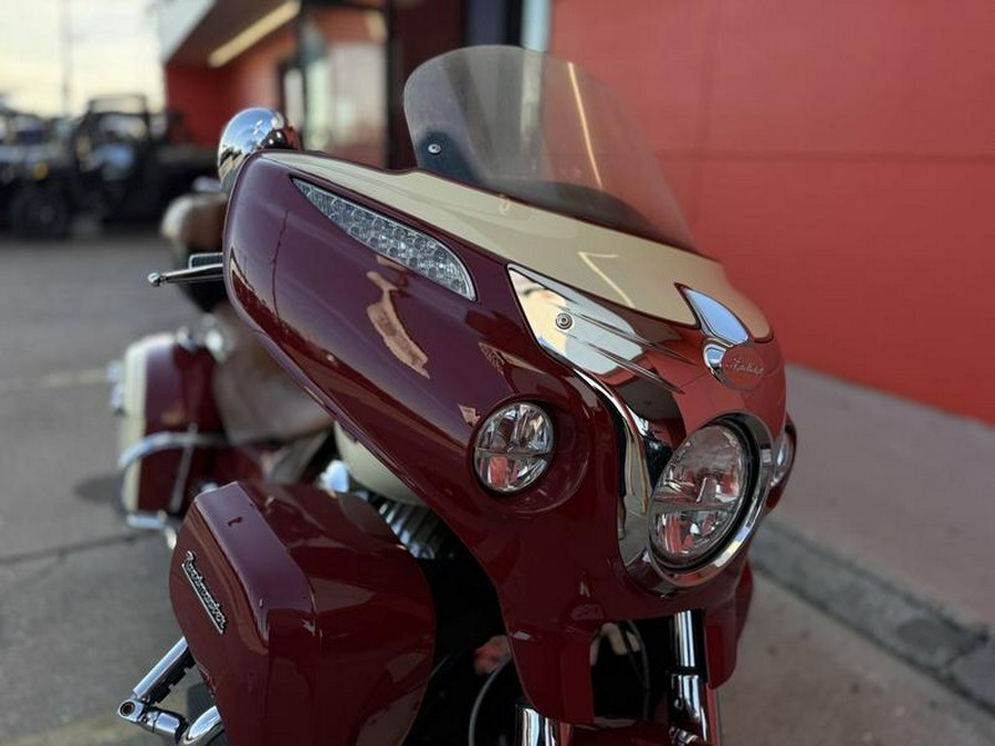 2016 Indian Motorcycle® Roadmaster® Indian Motorcycle Red and Ivory Cream