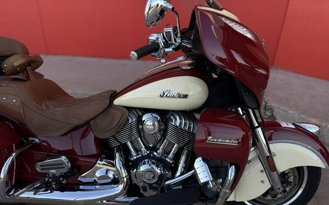 2016 Indian Motorcycle® Roadmaster® Indian Motorcycle Red and Ivory Cream