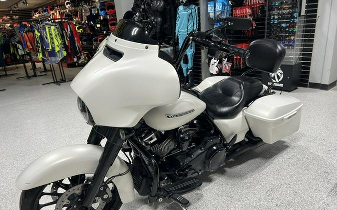 2018 Harley-Davidson FLHXS - Street Glide Special