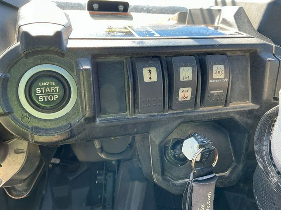 2021 Can-Am Commander Max DPS