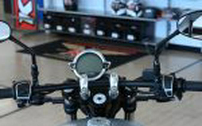 2021 Moto Guzzi V9 Bobber