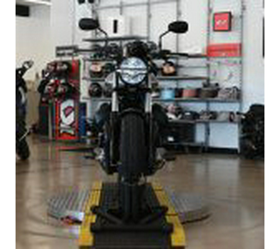 2021 Moto Guzzi V9 Bobber