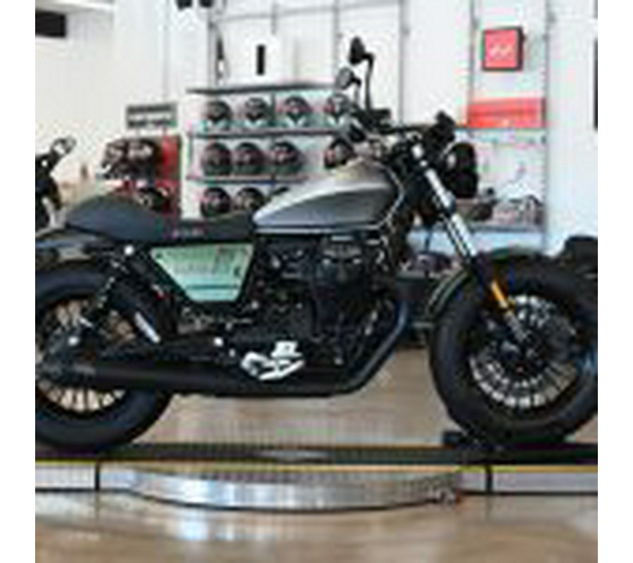 2021 Moto Guzzi V9 Bobber