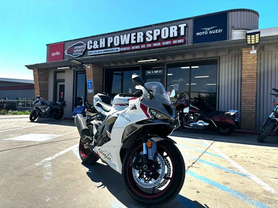 2025 Kawasaki Ninja® ZX™-6R KRT Edition ABS