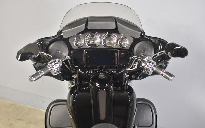 2021 Harley-Davidson CVO Limited Royal Purple & Royal Black Fade
