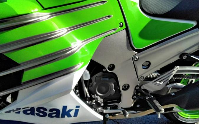 2024 Kawasaki Ninja® ZX™-14R 40th Anniversary Edition ABS