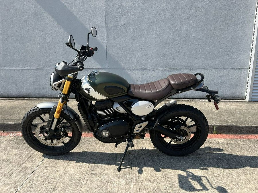 2024 Triumph Scrambler 400 X Matte Khaki Green / Fusion White