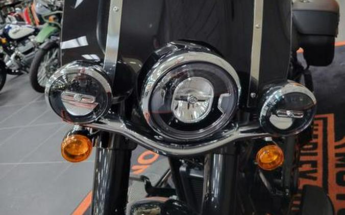 2019 Harley-Davidson® FLHC - Softail® Heritage Classic