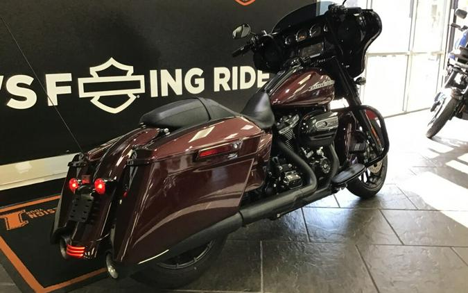2018 Harley-Davidson® Street Glide® Special Twisted Cherry