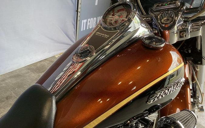 2008 Harley-Davidson® FLHRSE4 - Road King® Screamin' Eagle® 105th Anniversary Edition