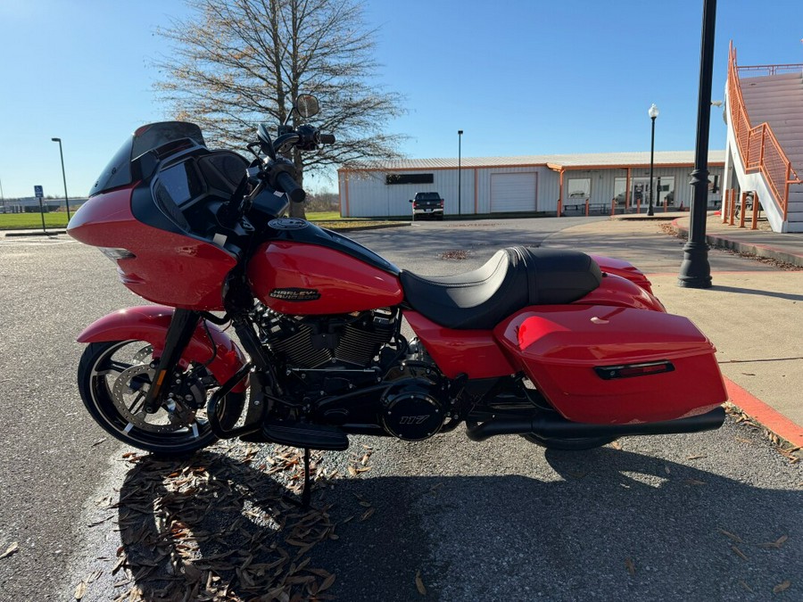 2026 Harley-Davidson® Road Glide® Blood Orange - Black