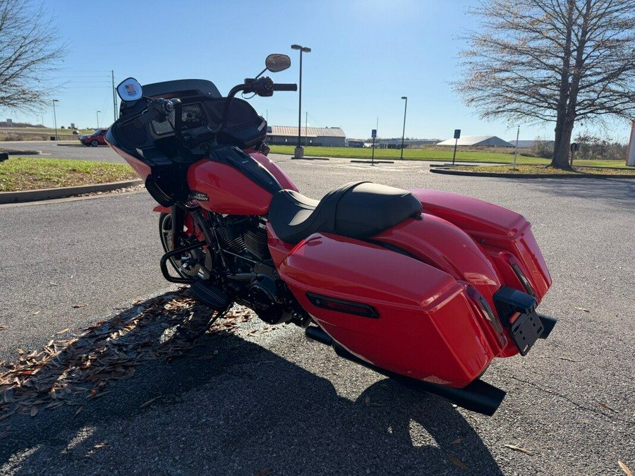 2026 Harley-Davidson® Road Glide® Blood Orange - Black