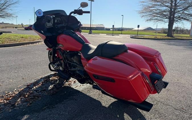 2026 Harley-Davidson® Road Glide® Blood Orange - Black