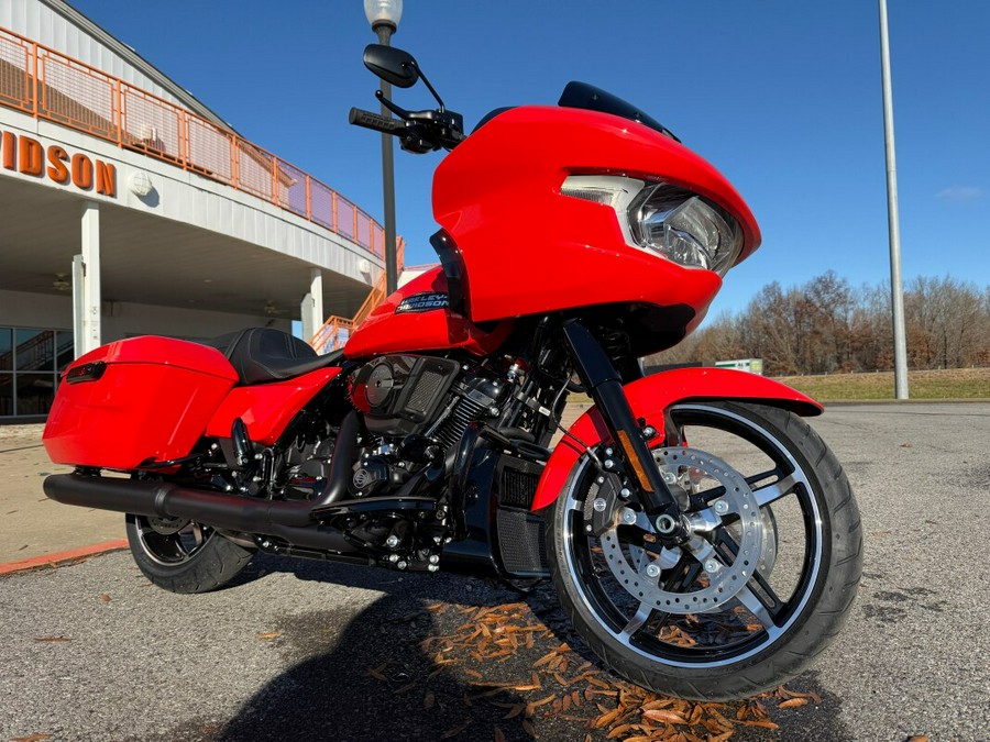 2026 Harley-Davidson® Road Glide® Blood Orange - Black