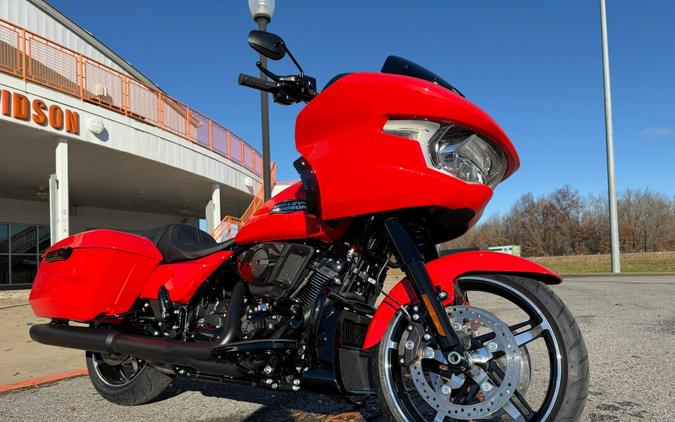 2026 Harley-Davidson® Road Glide® Blood Orange - Black