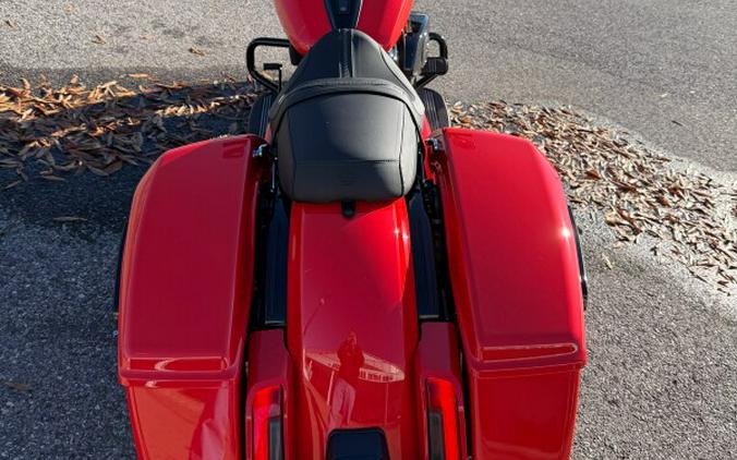 2026 Harley-Davidson® Road Glide® Blood Orange - Black