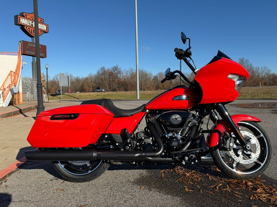 2026 Harley-Davidson® Road Glide® Blood Orange - Black