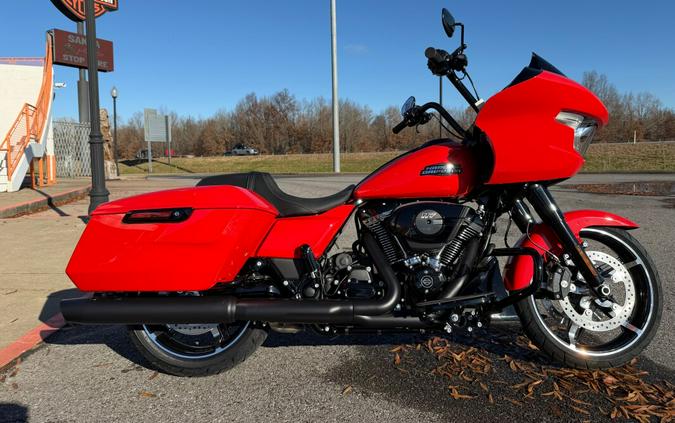 2026 Harley-Davidson® Road Glide® Blood Orange - Black