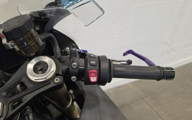 2022 BMW S 1000 RR Light White Racing Blue Racing Red