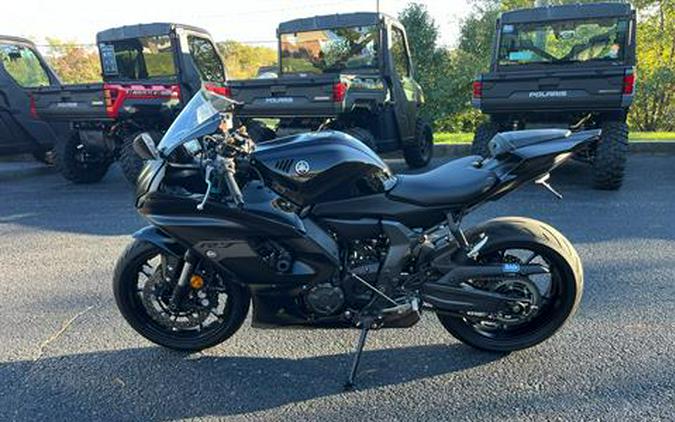 2025 Yamaha YZF-R7
