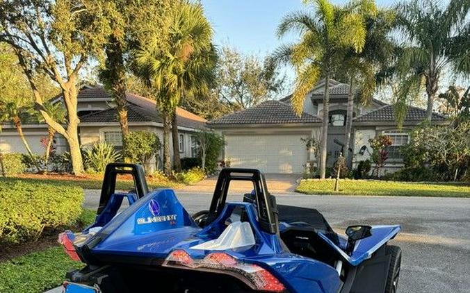 2016 Polaris Slingshot® Reverse Trike SL LE Blue Fire